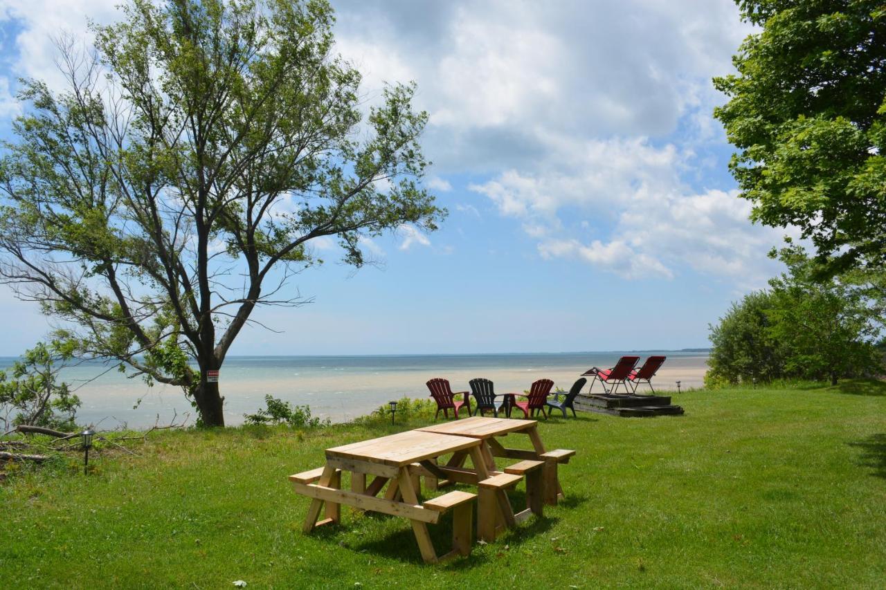 Birds Point Cottage On A Cliff Facing Lake Erie. Wheatley Exteriér fotografie
