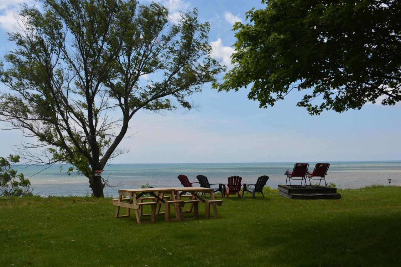 Birds Point Cottage On A Cliff Facing Lake Erie. Wheatley Exteriér fotografie